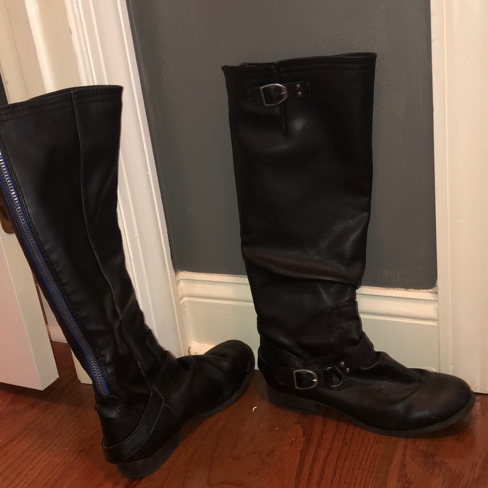 tall black boots